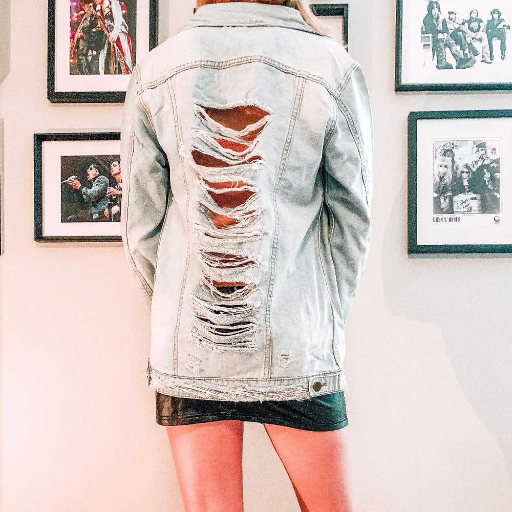 Shredded denim jacket 😍🤘🏼😍